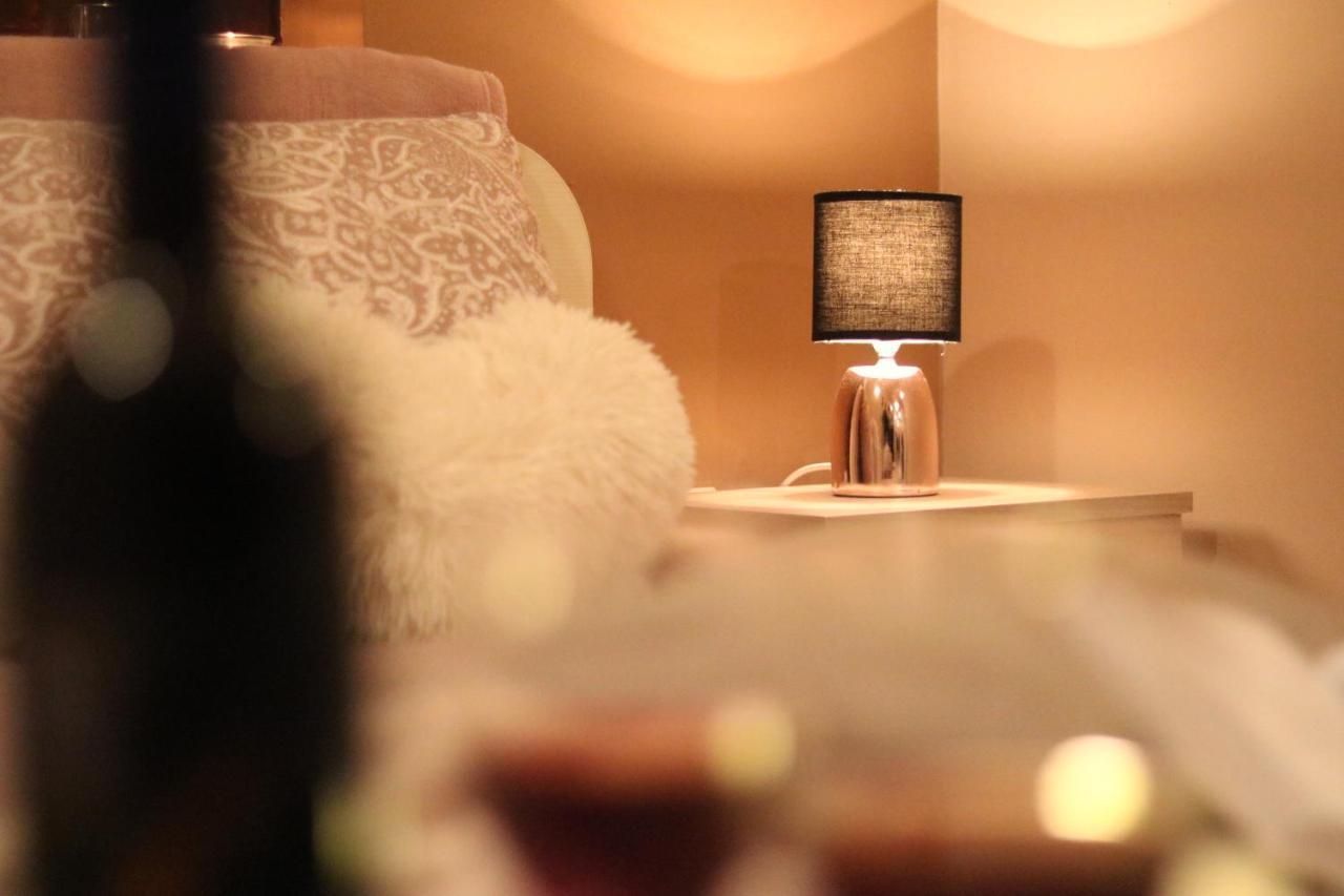 Guest House Studio Apartman Marina - With Jacuzzi, Free Parking, Pet Friendly カルロヴァッツ エクステリア 写真